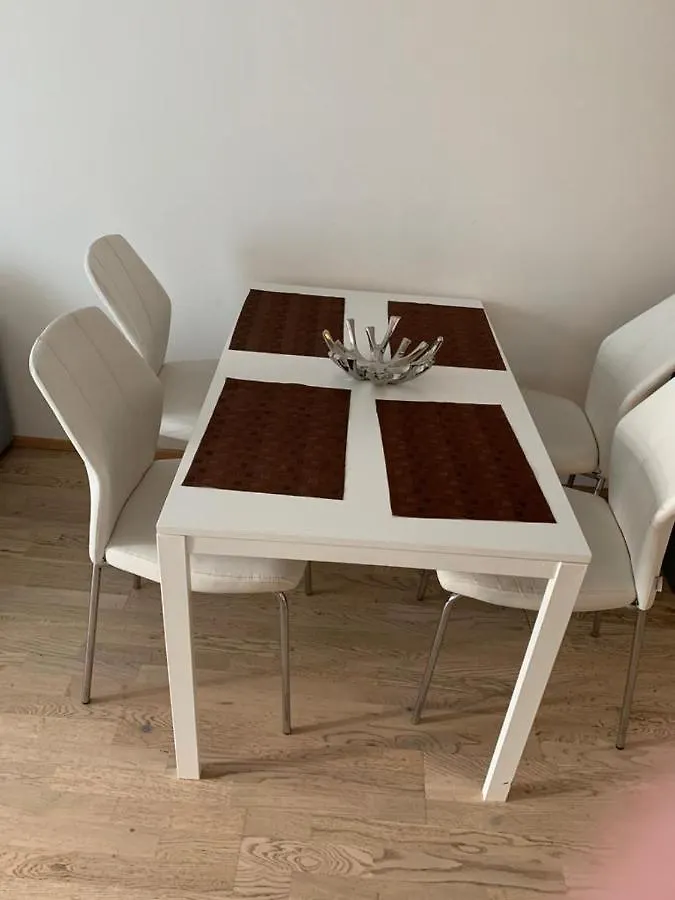 Apartment Residence Garden Tower - 8 Min Do Centra, Garaz Prague